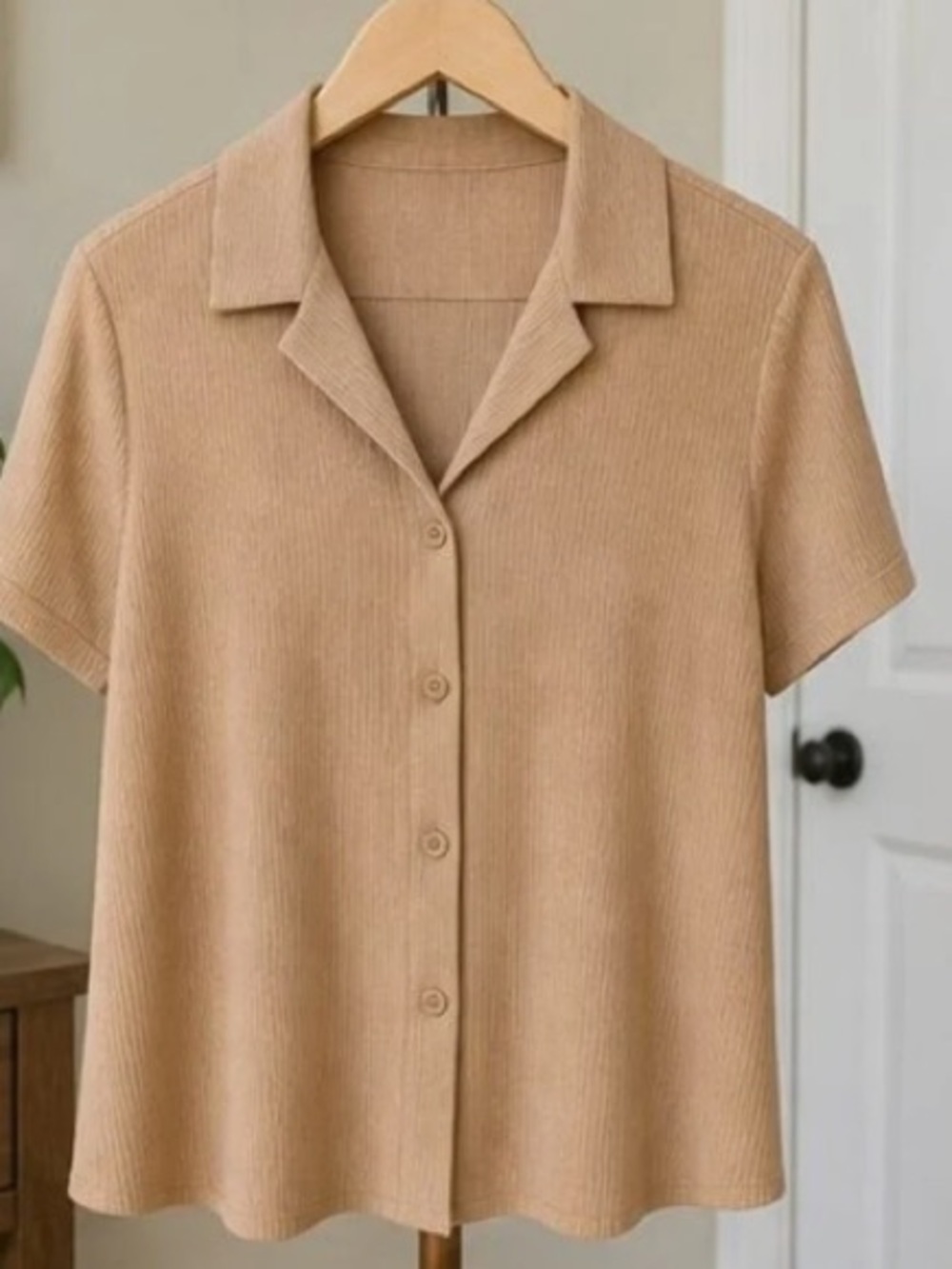 Casual Short-Sleeve Button Front Shirt - Tan